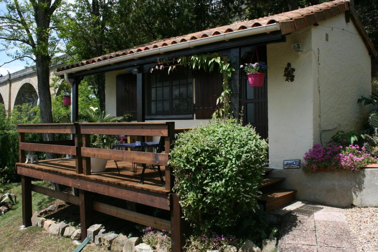 The Petite Chalet Chambre D'Hotes L'Isle-Jourdain  Екстер'єр фото